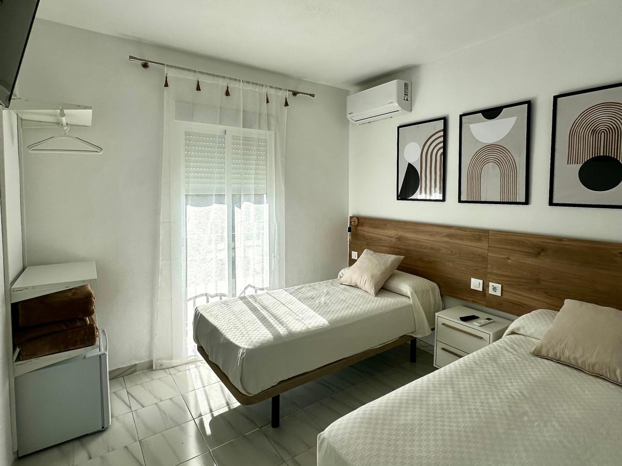 Hostal Merino Jedula Buitenkant foto