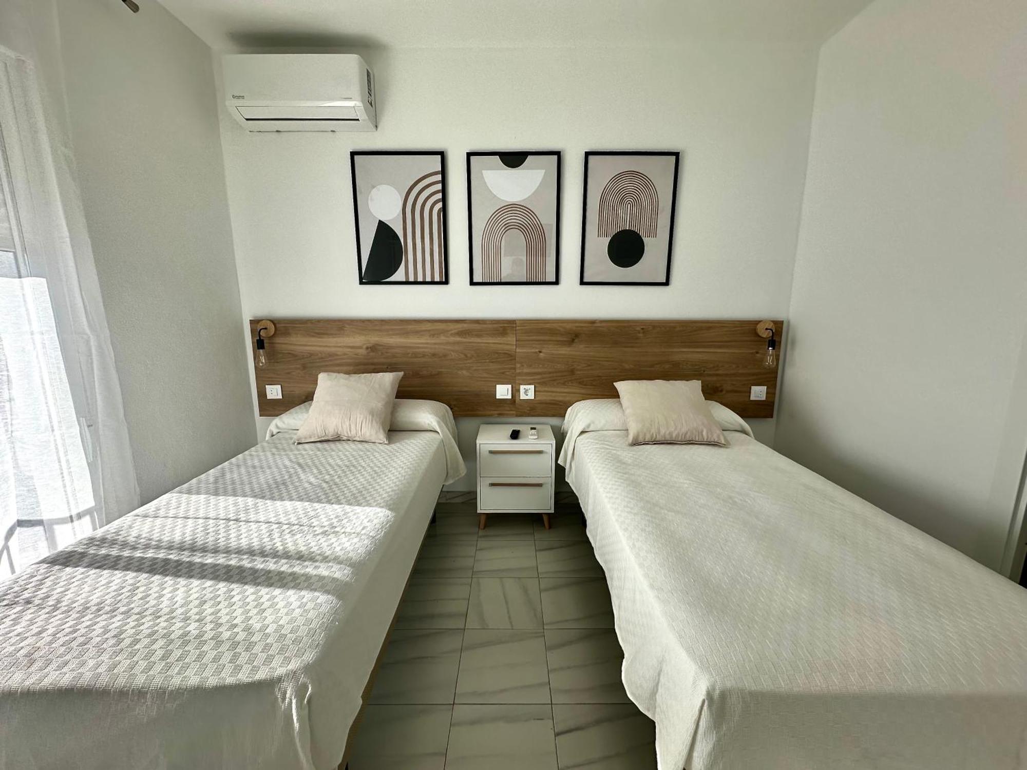 Hostal Merino Jedula Buitenkant foto