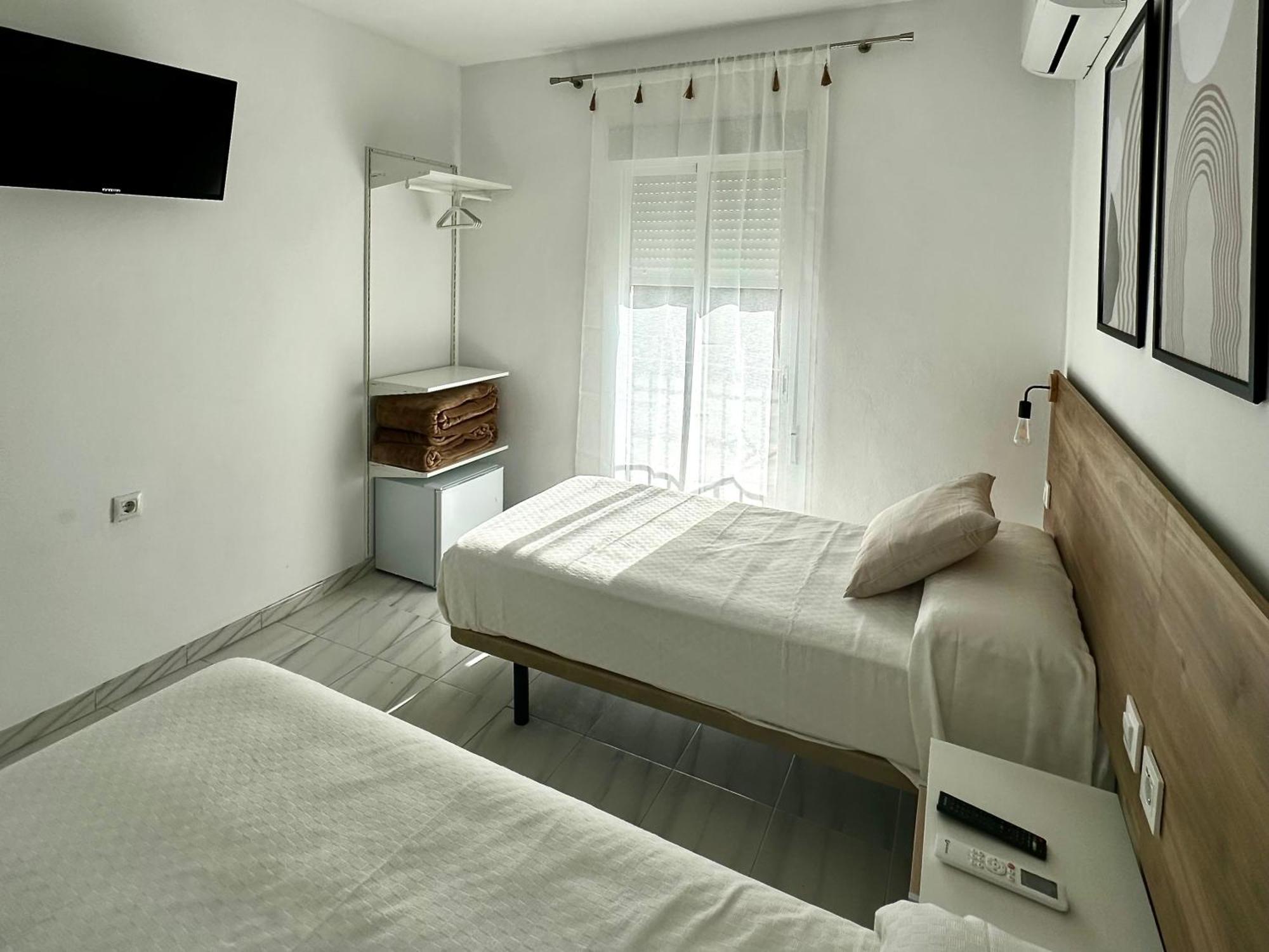 Hostal Merino Jedula Buitenkant foto
